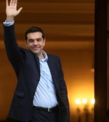 ΔΕΙΤΕ ΖΩΝΤΑΝΑ ΤΗΝ ΟΜΙΛΙΑ ΤΟΥ ΠΡΩΘΥΠΟΥΡΓΟΥ ΑΛΕΞΗ ΤΣΙΠΡΑ ΣΤΗ ΛΑΡΙΣΑ