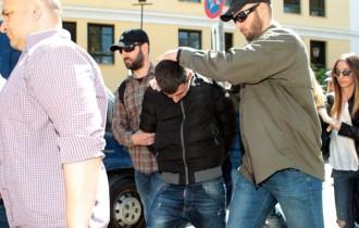 ΣΤΙΣ ΦΥΛΑΚΕΣ ΚΕΡΚΥΡΑΣ ΤΟ ΤΕΡΑΣ ΠΟΥ ΣΚΟΤΩΣΕ, ΤΕΜΑΧΙΣΕ ΚΑΙ ΕΒΡΑΣΕ ΤΟ ΠΑΙΔΙ ΤΟΥ