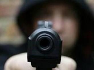 ΑΠΟΠΕΙΡΑ ΛΗΣΤΕΙΑΣ ΣΕ ΜΙΝΙ ΜΑΡΚΕΤ ΣΤΟΝ ΑΜΠΕΛΩΝΑ