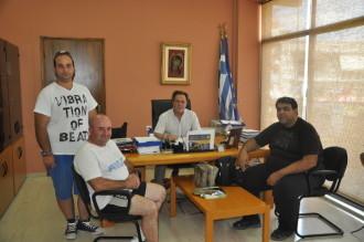 ΕΘΝΟΦΥΛΑΚΕΣ ΤΗΣ 61 ΜΕ ΕΠΙΣΚΕΦΘΗΚΑΝ ΤΟ ΔΗΜΑΡΧΟ ΦΑΡΣΑΛΩΝ