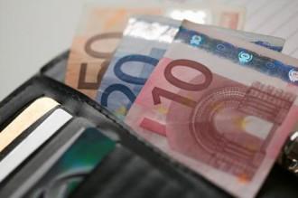 ΑΠΙΣΤΕΥΤΟ: ΕΠΑΙΡΝΑΝ 15 ΜΙΣΘΟΥΣ ΑΠΟ 7.000 ΤΟ ΜΗΝΑ ΚΑΙ… ΕΠΙΔΟΜΑ ΚΥΛΙΚΕΙΟΥ!