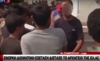 ΕΞΟΡΓΙΣΤΙΚΟ: ΔΕΙΤΕ ΤΗ ΣΤΙΓΜΗ ΠΟΥ Ο ΑΣΤΥΝΟΜΙΚΟΣ ΣΤΗΝ ΚΩ ΧΑΣΤΟΥΚΙΣΕ ΜΕΤΑΝΑΣΤΗ [VIDEO]