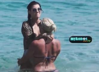 ΣΕΞΥ ΑΤΥΧΗΜΑ ΣΕ ΠΑΡΑΛΙΑ ΤΗΣ ΜΥΚΟΝΟΥ (ΒΙΝΤΕΟ)