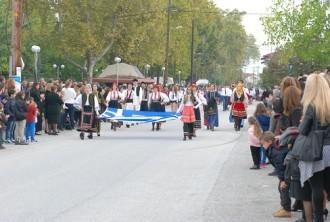 ΕΙΚΟΝΕΣ ΑΠΟ ΤΗΝ ΠΑΡΕΛΑΣΗ ΣΤΟΝ ΑΜΠΕΛΩΝΑ
