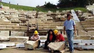 ΑΝΝΑ ΒΑΓΕΝΑ: ΦΕΣΤΙΒΑΛ ΘΕΑΤΡΙΚΩΝ ΔΡΩΜΕΝΩΝ ΣΤΟ ΑΡΧΑΙΟ ΘΕΑΤΡΟ
