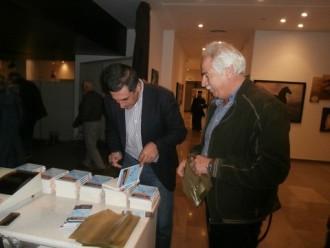 Ο ΣΥΓΓΡΑΦΕΑΣ ΚΑΙ Ο… ΤΟΜΕΑΡΧΗΣ!