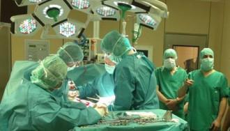 ΤΡΑΓΩΔΙΑ: ΧΕΙΡΟΥΡΓΟΣ ΞΕΧΑΣΕ ΕΡΓΑΛΕΙΟ ΣΤΟ ΣΩΜΑ ΑΣΘΕΝΗ ΠΟΥ ΚΑΤΕΛΗΞΕ