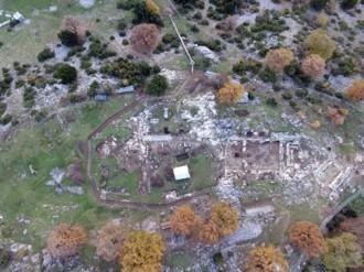 ΑΓΝΩΣΤΗ ΑΡΧΑΙΑ ΠΟΛΗ ΣΕ ΥΨΟΜΕΤΡΟ 1.200 μ. ΣΤΗΝ ΠΙΝΔΟ