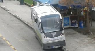 ΚΑΒΑΛΗΣΕ ΠΕΖΟΔΡΟΜΙΟ ΚΑΙ ΠΑΡΕΣΥΡΕ ΠΕΡΙΠΤΕΡΟ ΤΟ ΛΕΩΦΟΡΕΙΟ ΧΩΡΙΣ ΟΔΗΓΟ ΣΤΑ ΤΡΙΚΑΛΑ