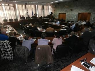 ΔΗΜΟΣ ΛΑΡΙΣΑΙΩΝ: «ΒΑΡΙΕΣ» ΚΟΥΒΕΝΤΕΣ ΣΤΗ ΣΥΖΗΤΗΣΗ ΓΙΑ ΤΟΝ ΠΡΟΥΠΟΛΟΓΙΣΜΟ ΠΟΥ ΕΓΚΡΙΘΗΚΕ ΚΑΤΑ ΠΛΕΙΟΨΗΦΙΑ