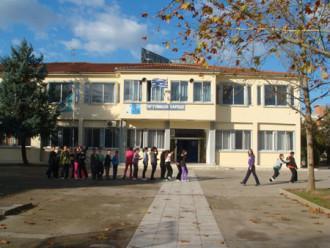 ΜΕΙΩΝΟΝΤΑΙ ΤΜΗΜΑΤΑ ΣΤΑ ΓΥΜΝΑΣΙΑ 7ο ΚΑΙ 10ο ΛΑΡΙΣΑΣ ΚΑΙ ΑΜΠΕΛΩΝΑ