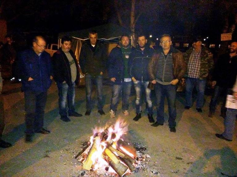 ΣΤΑ ΜΠΛΟΚΑ ΤΟΥ ΑΓΩΝΑ