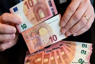 ΑΝΗΛΙΚΟΙ ΚΥΚΛΟΦΟΡΟΥΣΑΝ ΠΛΑΣΤΑ 10ΕΥΡΑ
