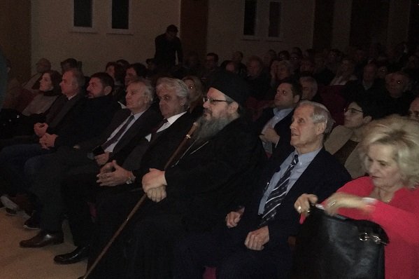 ΣΕ ΠΑΡΟΥΣΙΑΣΗ ΒΙΒΛΙΩΝ ΓΙΑ ΧΩΡΙΑ ΤΟΥ ΔΗΜΟΥ ΤΕΜΠΩΝ Ο Κ. ΚΟΛΛΑΤΟΣ