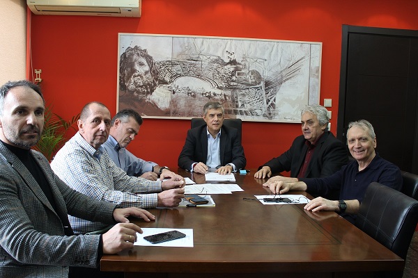 ΣΤΟΝ ΚΑΘΑΡΙΣΜΟ ΡΕΜΑΤΩΝ ΣΕ ΡΑΨΑΝΗ, ΠΥΡΓΕΤΟ, ΚΟΥΛΟΥΡΑ ΚΑΙ ΚΡΑΝΙΑ ΠΡΟΧΩΡΑ Η ΠΕΡΙΦΕΡΕΙΑ ΘΕΣΣΑΛΙΑΣ