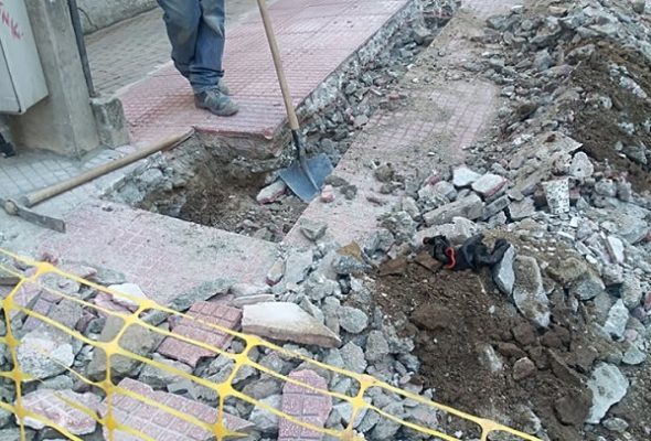 ΑΓΩΓΗ ΑΠΟΖΗΜΙΩΣΗΣ ΚΑΤΑ ΤΗΣ ΕΔΑ ΘΕΣΣ ΘΑ ΚΑΤΑΘΕΣΕΙ Ο ΔΗΜΟΣ ΛΑΡΙΣΑΙΩΝ ΓΙΑ ΤΟΜΕΣ ΣΕ ΔΡΟΜΟΥΣ