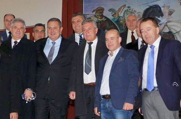 ΣΥΛΛΕΚΤΙΚΗ ΦΩΤΟΓΡΑΦΙΑ…
