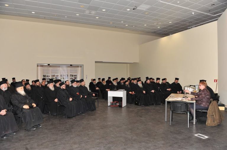 ΙΕΡΑΤΙΚΗ ΣΥΝΑΞΗ ΚΑΙ ΞΕΝΑΓΗΣΗ ΚΛΗΡΙΚΩΝ ΣΤΟ ΔΙΑΧΡΟΝΙΚΟ ΜΟΥΣΕΙΟ ΛΑΡΙΣΑΣ