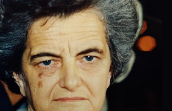 ΤΗ ΔΕΥΤΕΡΑ ΣΤΟΝ ΑΜΠΕΛΩΝΑ Η ΚΗΔΕΙΑ ΤΗΣ ΙΩΑΝΝΑΣ ΜΠΛΑΝΑ