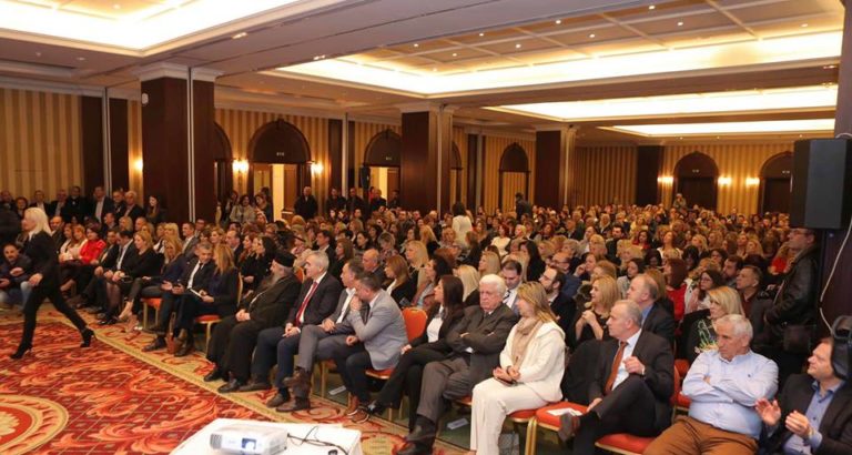 Η ΜΑΡΕΒΑ ΜΗΤΣΟΤΑΚΗ ΚΑΙ ΤΑ «ΓΑΛΑΖΙΑ» ΚΑΡΦΙΑ