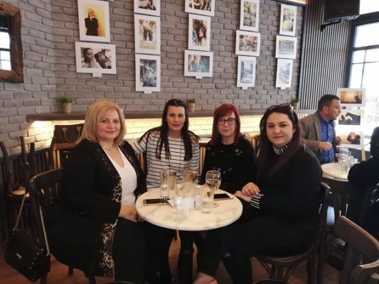 ΕΓΚΑΙΝΙΑΣΤΗΚΕ ΣΤΟ “ΝΑΥΑΓΙΟ” Η ΕΚΘΕΣΗ ΦΩΤΟΓΡΑΦΙΑΣ ΤΟΥ ΣΥΛΛΟΓΟΥ ΓΥΝΑΙΚΩΝ ΤΥΡΝΑΒΟΥ