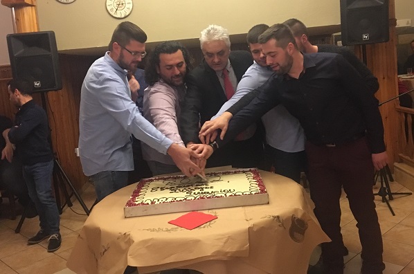ΣΕ ΡΥΘΜΟΥΣ ΚΑΡΝΑΒΑΛΙΟΥ ΤΟ ΣΥΚΟΥΡΙΟ