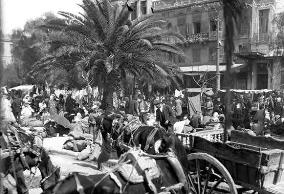 «ΤΑ ΜΥΡΙΑ ΤΗΣ ΑΝΑΤΟΛΗΣ ΚΑΙ ΤΑ ΜΕΤΑΞΩΤΑ ΤΗΣ, ΚΑΙ ΤΑ ΧΑΛΙΑ ΤΑ ΑΤΙΜΗΤΑ ΤΑ ΜΥΡΙΟΠΛΟΥΜΙΣΤΑ ΤΗΣ»
