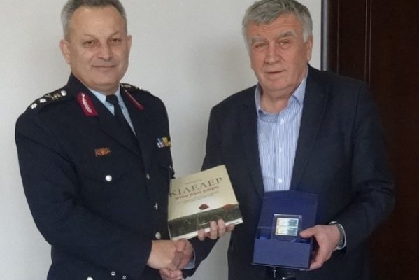 ΣΤΟ ΘΑΝΑΣΗ ΝΑΣΙΚΟΠΟΥΛΟΣ Ο ΥΠΟΣΤΡΑΤΗΓΟΣ ΒΑΣΙΛΗΣ ΚΑΡΑΠΙΠΕΡΗΣ