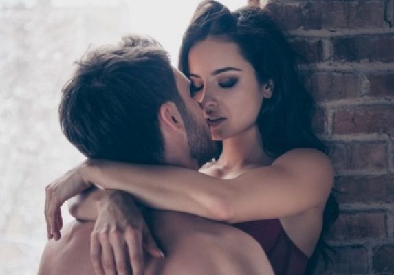 7 ΚΑΝΟΝΕΣ ΑΝ ΘΕΛΕΙΣ ΝΑ ΚΑΝΕΙΣ ΣΕΞ ΧΩΡΙΣ ΔΕΣΜΕΥΣΕΙΣ