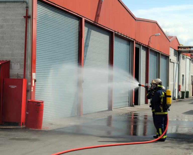 ΣΕ ΕΝΤΥΠΩΣΙΑΚΗ ΑΣΚΗΣΗ ΣΕ ΒΙΟΜΗΧΑΝΙΑ ΧΗΜΙΚΩΝ Η 8η ΕΜΑΚ (ΦΩΤΟ)