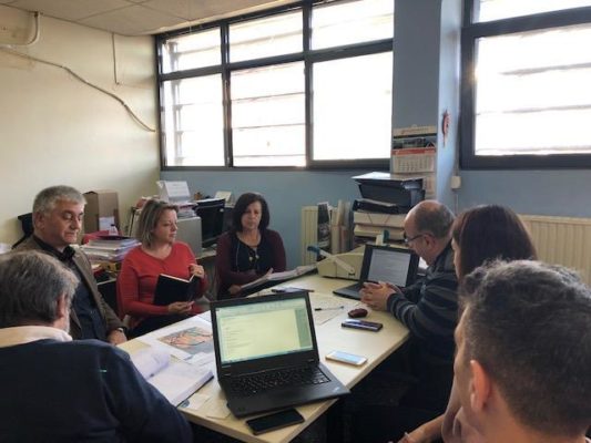 ΤΗΣ… ΜΠΑΡΑΣ ΣΕ 43 ΣΗΜΕΙΑ ΤΗΣ ΛΑΡΙΣΑΣ