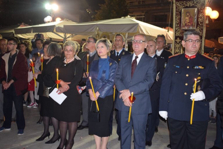 ΣΥΝΑΞΗ ΤΩΝ ΕΠΙΤΑΦΙΩΝ ΣΤΗΝ ΠΛΑΤΕΙΑ ΤΟΥ ΤΥΡΝΑΒΟΥ