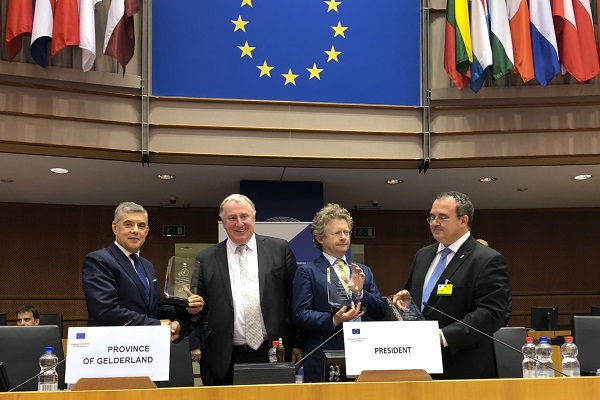 ΤΙ ΛΕΝΕ ΣΤΗΝ ΕΥΡΩΠΗ ΓΙΑ ΤΗΝ ΠΕΡΙΦΕΡΕΙΑ ΘΕΣΣΑΛΙΑΣ
