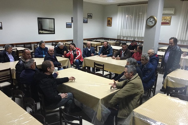 ΑΠΟΖΗΜΙΩΣΕΙΣ ΑΠΟ ΤΟΝ ΕΛΓΑ ΔΙΕΚΔΙΚΟΥΝ ΟΙ ΑΜΥΓΔΑΛΟΠΑΡΑΓΩΓΟΙ ΤΟΥ ΑΡΓΥΡΟΠΟΥΛΙΟΥ