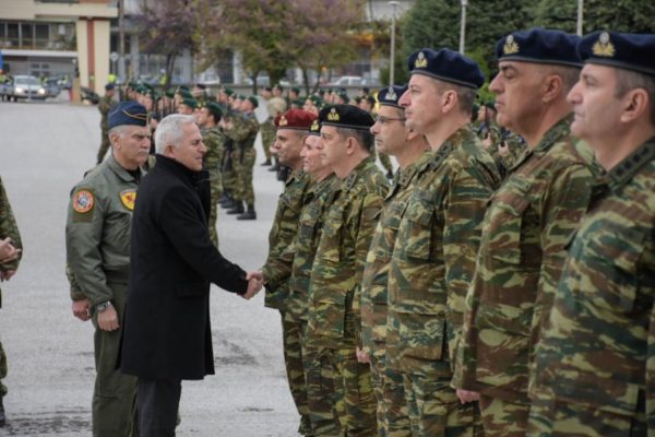 ΥΕΘΑ ΕΥ. ΑΠΟΣΤΟΛΑΚΗΣ: ΕΞΕΤΑΖΟΥΜΕ ΔΙΕΥΡΥΝΣΗ ΣΥΝΕΡΓΑΣΙΑΣ ΜΕ ΗΠΑ – ΝΑΤΟ ΣΤΗΝ ΠΕΡΙΟΧΗ (ΦΩΤΟ)