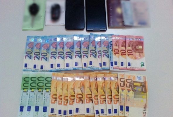 ΣΥΝΕΛΗΦΘΗΣΑΝ ΟΙ ΔΥΟ ΛΗΣΤΕΣ ΤΟΥ ΕΠΙΧΕΙΡΗΜΑΤΙΑ ΣΤΟΝ ΑΜΠΕΛΩΝΑ ΠΟΥ ΔΙΕΦΕΥΓΑΝ (ΦΩΤΟ)