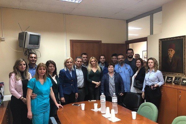 ΡΕΝΑ ΚΑΡΑΛΑΡΙΩΤΟΥ: «ΚΑΤΑΡΡΕΟΥΝ» ΤΑ ΝΟΣΟΚΟΜΕΙΑ ΤΗΣ ΛΑΡΙΣΑΣ