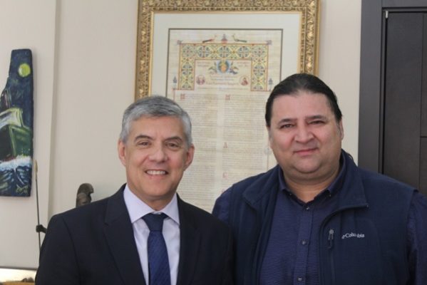ΣΤΟ ΠΛΕΥΡΟ ΤΟΥ ΚΩΣΤΑ ΑΓΟΡΑΣΤΟΥ ΣΤΗ ΛΑΡΙΣΑ Ο ΘΑΝΑΣΗΣ ΡΕΤΖΙΟΣ
