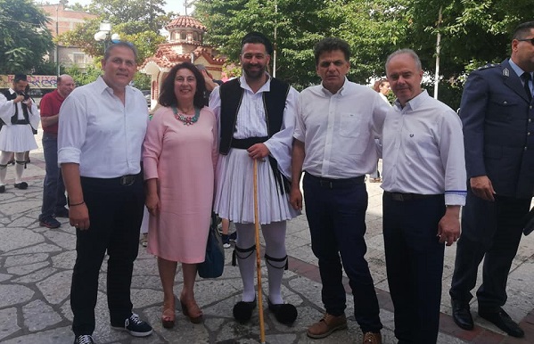 ΣΤΟ ΑΝΤΑΜΩΜΑ ΤΩΝ ΒΛΑΧΩΝ ΣΤΑ ΤΡΙΚΑΛΑ Η ΕΛΕΝΗ ΑΞΙΟΓΛΟΥ