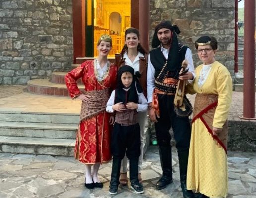 ΜΕ ΤΟΥΣ ΘΕΜΑΤΟΦΥΛΑΚΕΣ ΤΗΣ ΠΑΡΑΔΟΣΗΣ Η ΑΘΗΝΑ ΣΙΑΦΑΡΙΚΑ