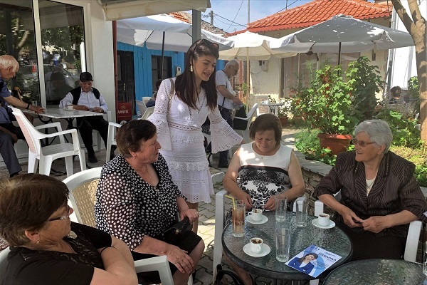 ΚΕΡΔΙΖΕΙ ΤΙΣ ΕΝΤΥΠΩΣΕΙΣ Η ΑΘΗΝΑ ΣΙΑΦΑΡΙΚΑ