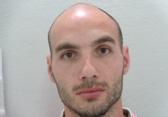 ΑΥΤΟΣ ΕΙΝΑΙ Ο ΔΟΛΟΦΟΝΟΣ ΤΗΣ 60ΧΡΟΝΗΣ ΑΜΕΡΙΚΑΝΙΔΑΣ ΒΙΟΛΟΓΟΥ