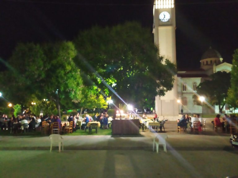 ΚΟΝΤΑ ΣΑΣ ΑΠΟ ΣΗΜΕΡΑ ΤΕΤΑΡΤΗ Η ΤΑΒΕΡΝΑ ΤΟ ΡΟΛΟΪ ΣΤΟΝ ΑΜΠΕΛΩΝΑ