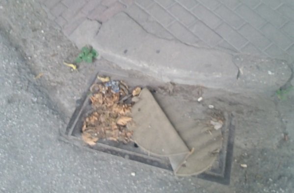 ΚΙΝΔΥΝΟΣ ΠΛΗΜΜΥΡΑΣ, ΑΠΟ ΤΑ ΔΕΚΑΔΕΣ ΒΟΥΛΩΜΕΝΑ ΦΡΕΑΤΙΑΣΤΗ ΛΑΡΙΣΑ