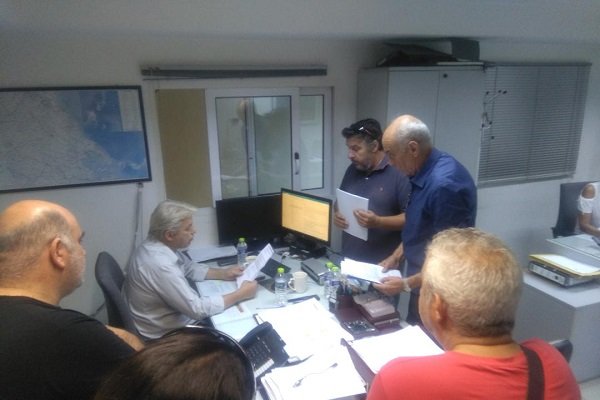 Η ΔΕΗ ΔΙΩΧΝΕΙ ΑΠΟ ΠΕΛΑΤΗ ΛΑΡΙΣΑΙΟ ΕΠΑΓΓΕΛΜΑΤΙΑ ΛΟΓΩ ΟΦΕΙΛΗΣ!