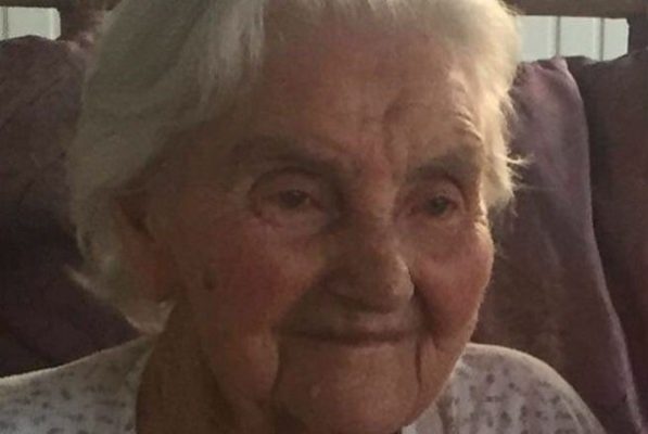 ΣΗΜΕΡΑ ΣΤΟΝ ΤΥΡΝΑΒΟ Η ΚΗΔΕΙΑ ΤΗΣ ΣΤΑΥΡΟΥΛΑΣ ΚΑΤΣΆΡΟΥ