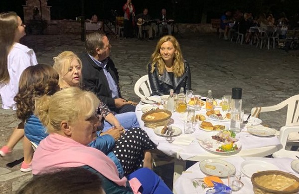 ΣΤΙΣ ΓΙΟΡΤΕΣ ΠΙΤΑΣ ΣΕ ΣΚΑΜΝΙΑ ΚΑΙ ΤΣΑΡΙΤΣΑΝΗ Η ΣΤ. ΜΠΙΖΙΟΥ