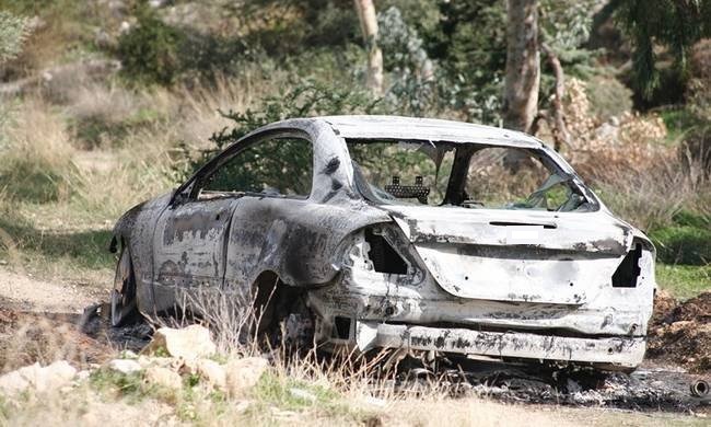 ΑΝΔΡΑΣ ΒΡΕΘΗΚΕ ΑΠΑΝΘΡΑΚΩΜΕΝΟΣ ΜΕΣΑ ΣΕ ΑΥΤΟΚΙΝΗΤΟ