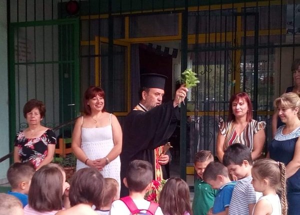 ΧΤΥΠΗΣΕ ΚΟΥΔΟΥΝΙ… ΣΤΑ 1ο – 4ο ΝΗΠΙΑΓΩΓΕΙΑ ΑΜΠΕΛΩΝΑ