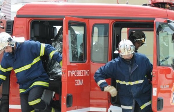 ΜΕΓΑΛΕΣ ΖΗΜΙΕΣ ΑΠΟ ΕΚΡΗΞΗ ΦΙΑΛΗΣ ΥΓΡΑΕΡΙΟΥ ΣΕ ΝΕΟΔΜΗΤΗ ΟΙΚΟΔΟΜΗ ΤΗΣ ΛΑΡΙΣΑΣ